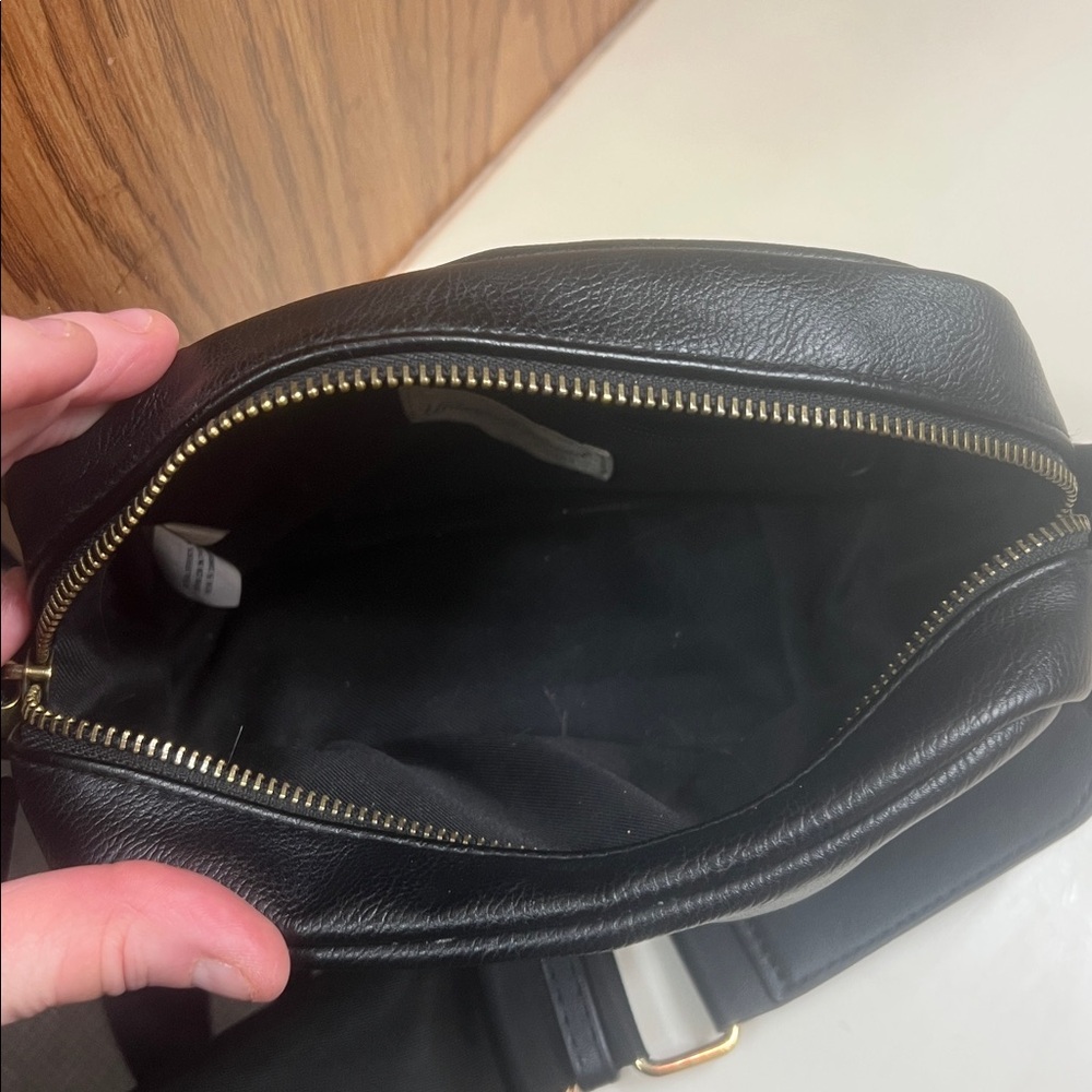 Universal Thread Crossbody - image 5